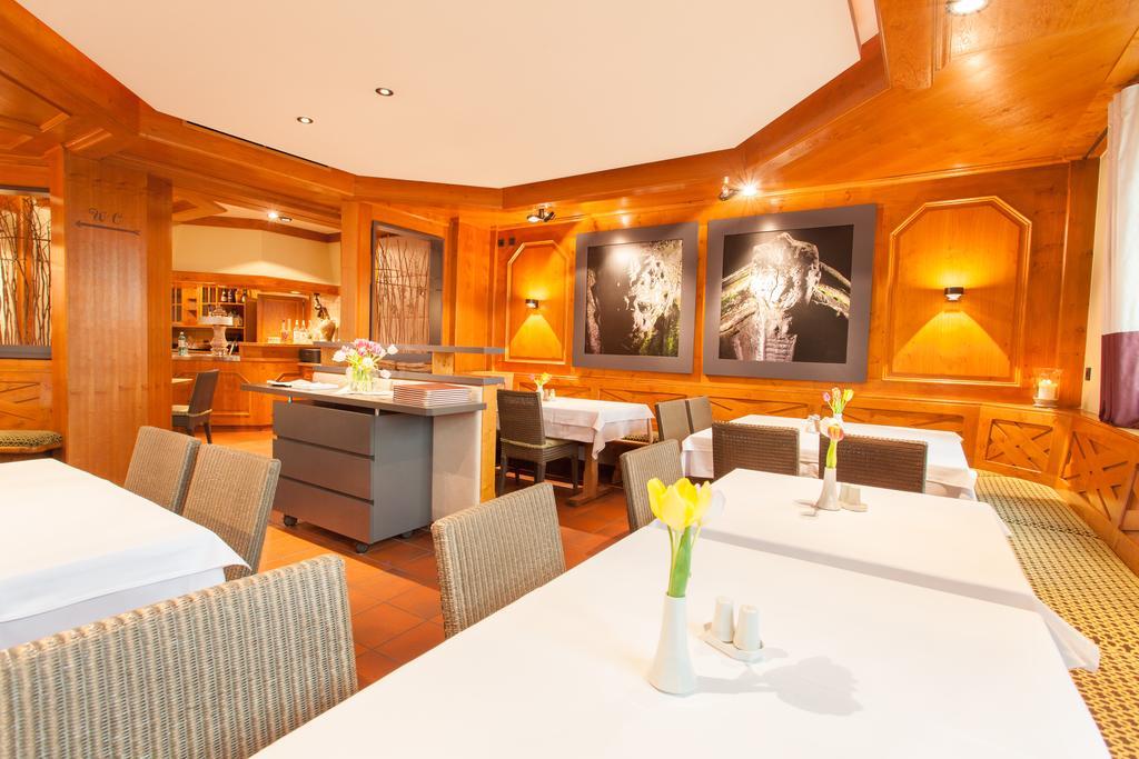 Hotel Restaurant Jaegerhof Weisendorf エクステリア 写真