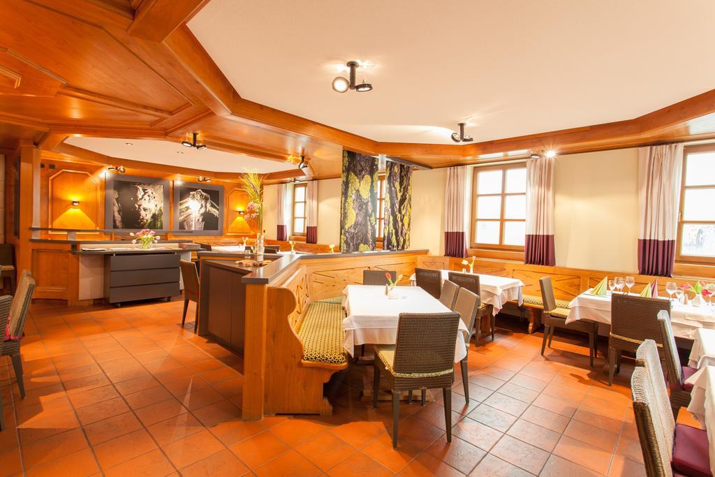 Hotel Restaurant Jaegerhof Weisendorf エクステリア 写真
