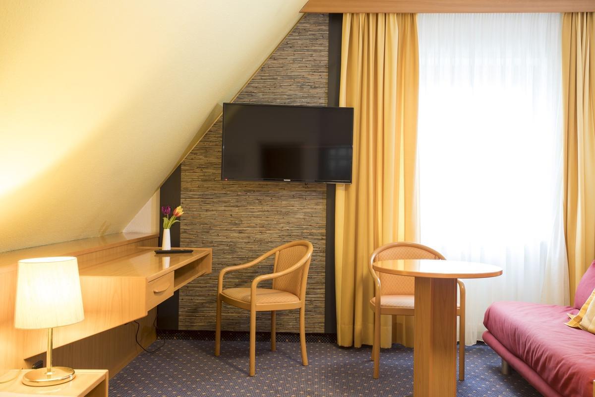 Hotel Restaurant Jaegerhof Weisendorf エクステリア 写真